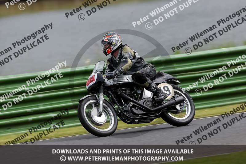 Vintage motorcycle club;eventdigitalimages;mallory park;mallory park trackday photographs;no limits trackdays;peter wileman photography;trackday digital images;trackday photos;vmcc festival 1000 bikes photographs